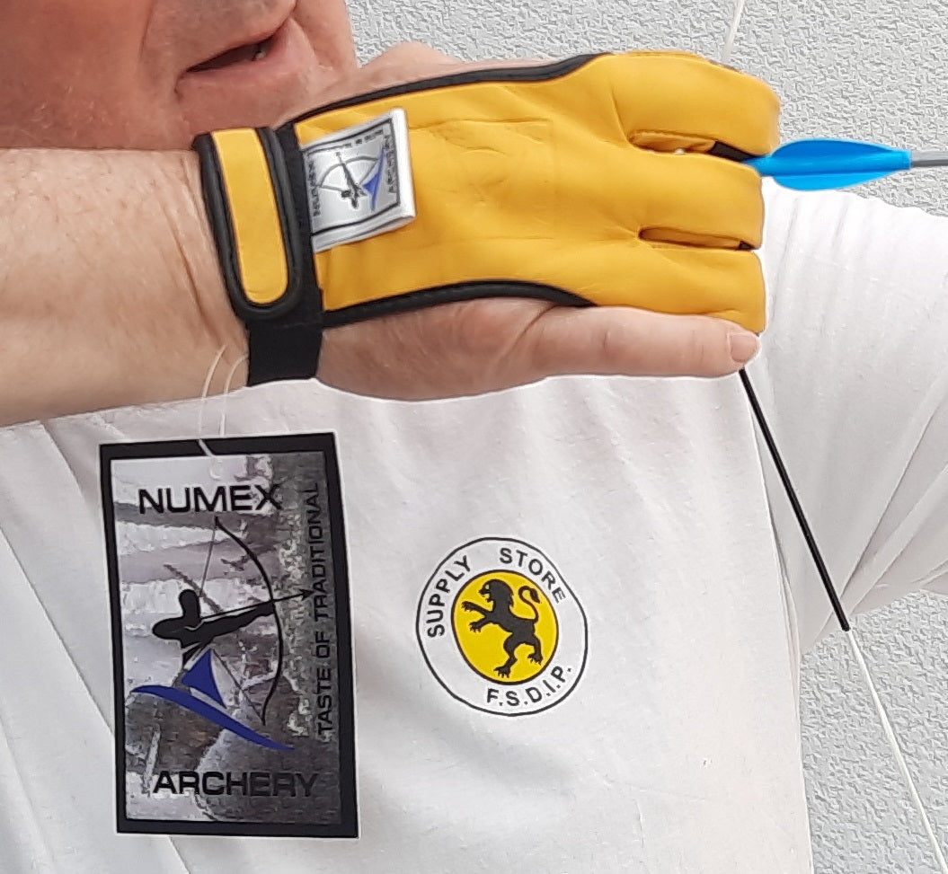 Gele handschoenen handboog traditioneel boogschieten